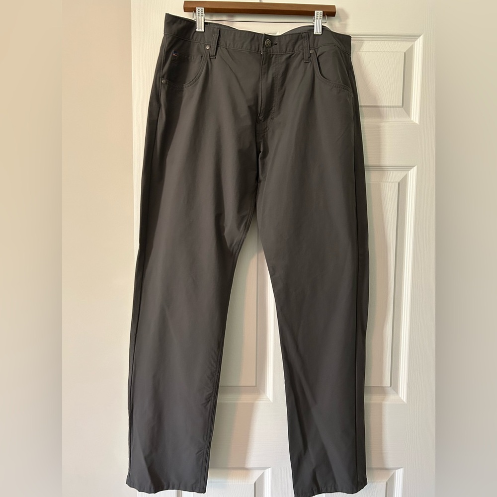 Men’s Patagonia Pants Dark Grey 36x32, Like New